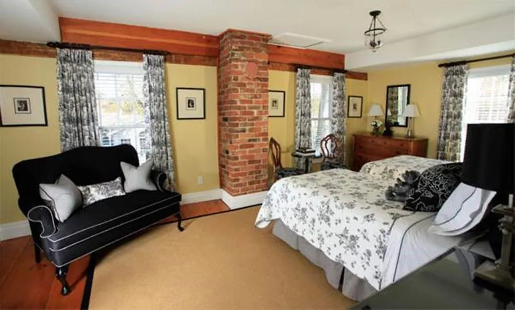 The Butler House B&B Niagara-on-the-Lake Bed & Breakfast Niagara Falls