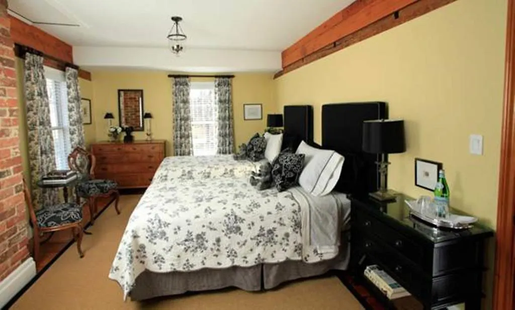 The Butler House B&B Niagara-on-the-Lake Bed & Breakfast