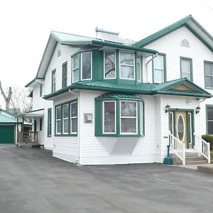 Bed & Breakfast Niagara's Emerald Falls Bed & Breakfast, Niagara Falls