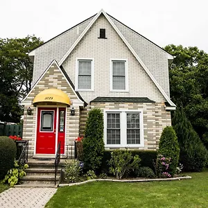 Bed & Breakfast Cozy House, Niagara Falls