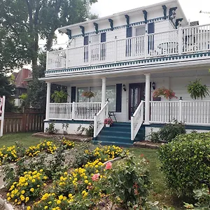 Bed & Breakfast Bed Of Roses, Niagara Falls